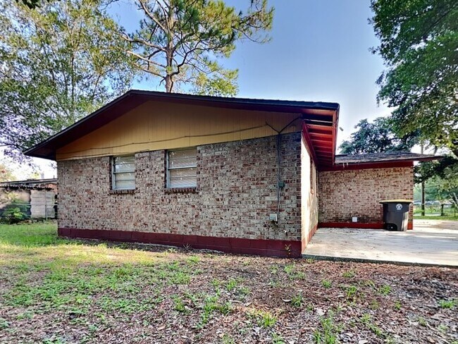 Building Photo - WESTSIDE HOME