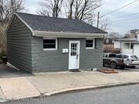 Building Photo - 10 Post St