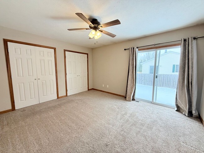 Building Photo - Beautiful Home in East Bloomington!