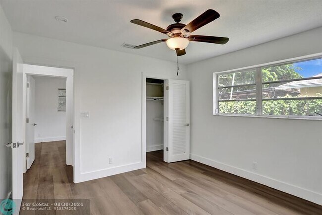 Building Photo - 161 SW 75th Ave