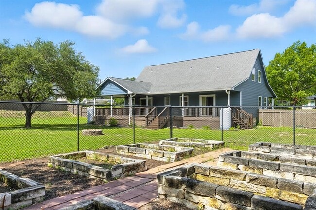 Primary Photo - 12705 Burson Dr