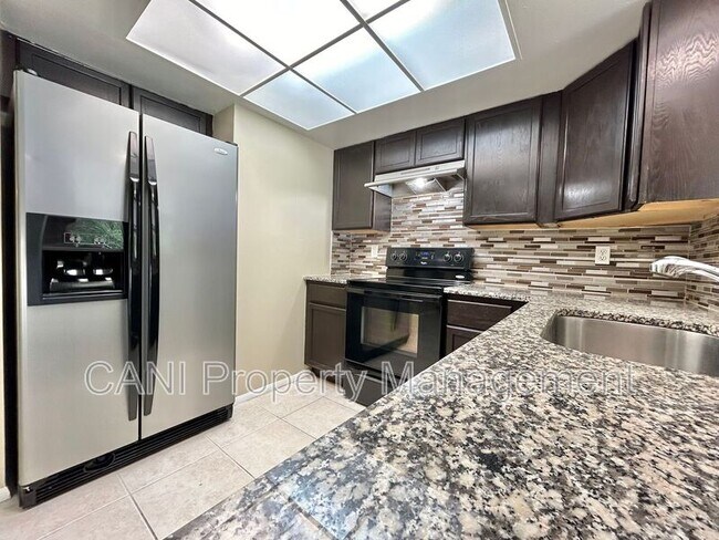 Building Photo - 300 N 3rd St