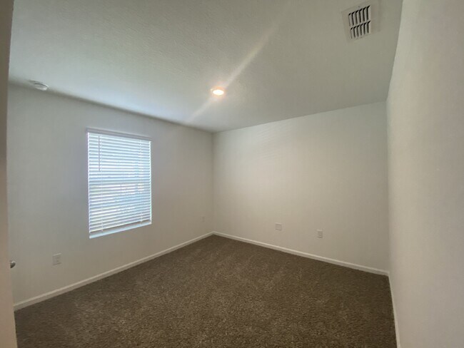 Building Photo - Beautiful 4-Bedroom Home in Cross Creek – Resort-Style Amenities & Convenient Clay County Location!