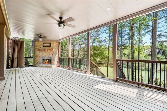 Building Photo - 7015 Blackthorn Ln