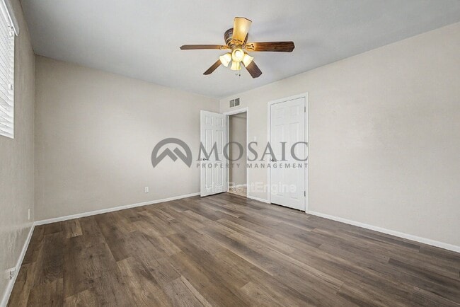 Building Photo - 1531 W 7th St