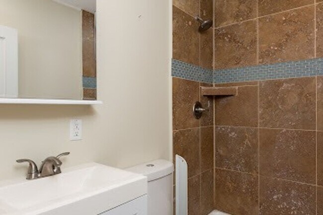 Building Photo - 2615 W Main St