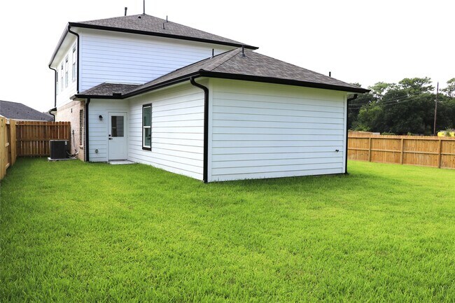 Building Photo - 16614 Bonnie Sean Dr