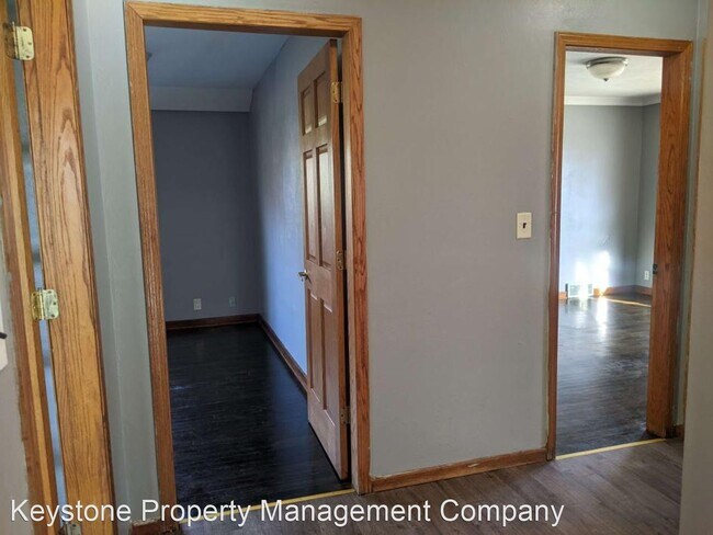 Building Photo - 3 br, 1.5 bath House - 1923 E. Court Street