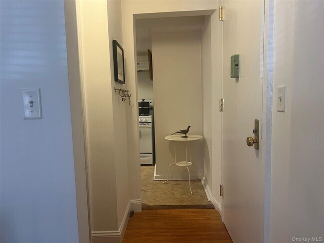 Building Photo - 240 Alpine Pl