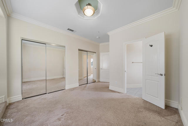 Building Photo - 146 W Le Roy Ave