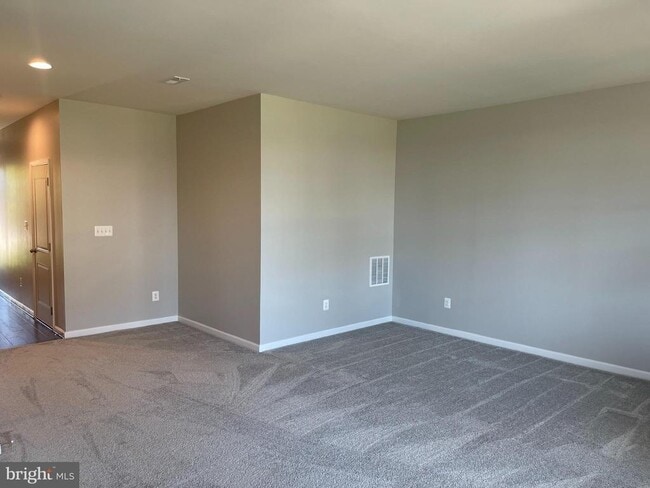 Building Photo - 419 Foxglove Way