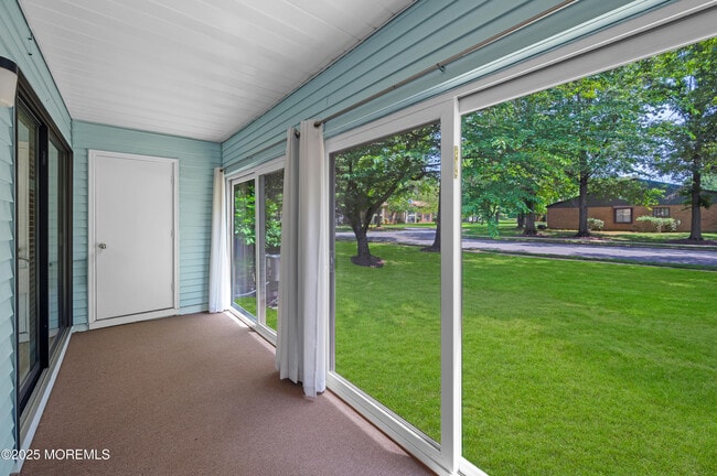 Building Photo - 222 Medford Ct