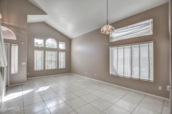 Building Photo - 6660 E Riverdale St