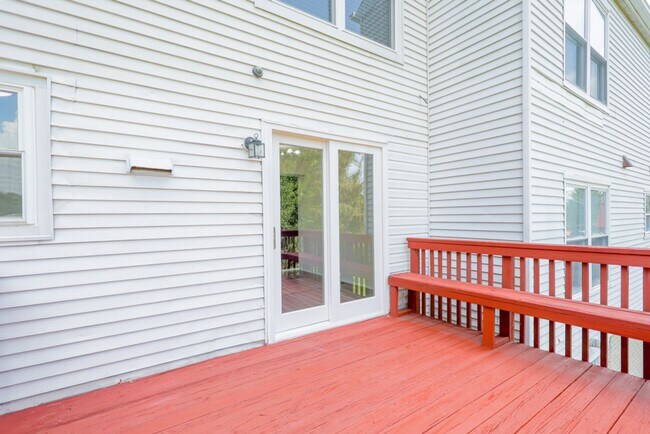 Building Photo - Amazing 3 BR/1.5 BA Townhome in Landover!