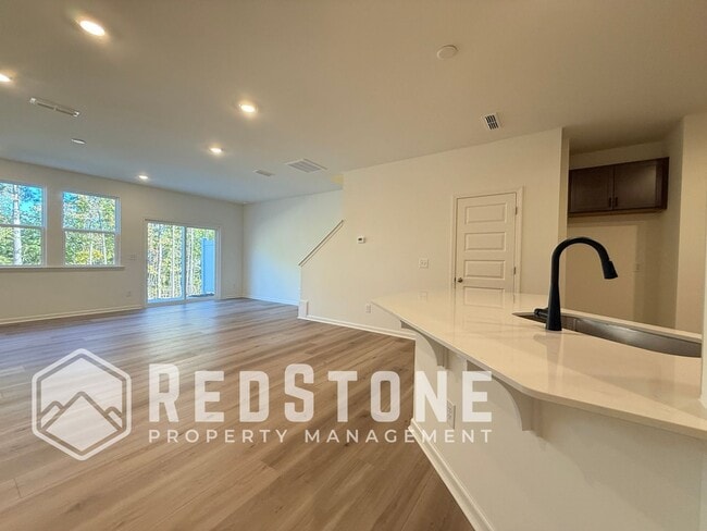 Building Photo - 194 Parker Ln