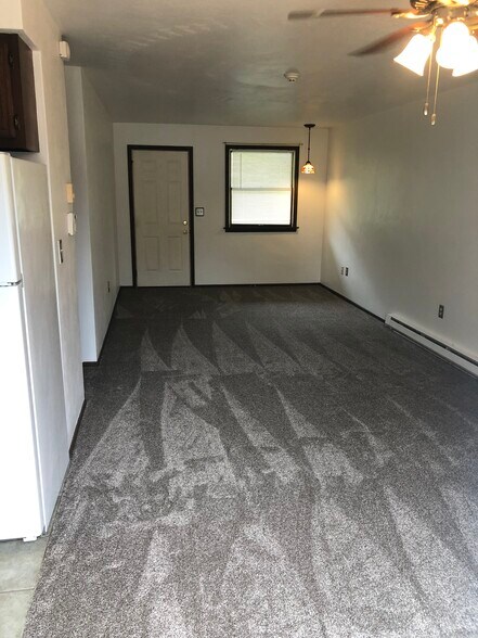 Living room - 115 Pendleton St