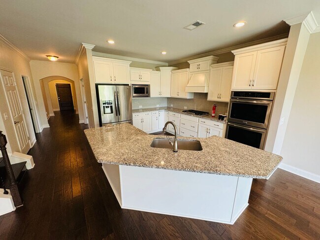 Building Photo - 2-Level Condo in Five Oaks of Lebanon