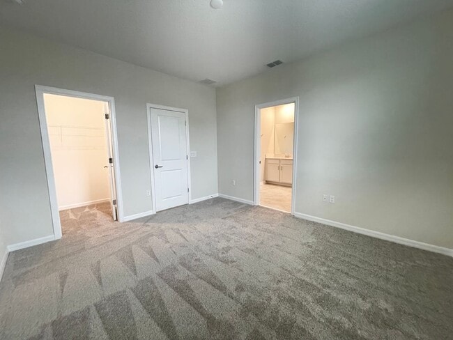 Building Photo - 4 bedroom 3.5 bath Solar Panels, The Cove at Waterside, LIKE NEW!
