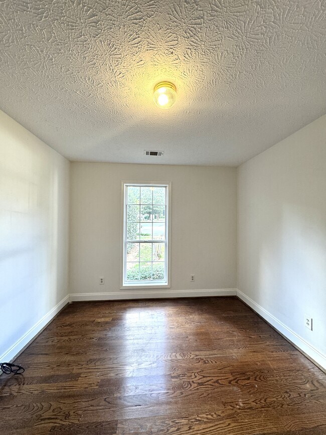 Building Photo - 1116 Venice Cir