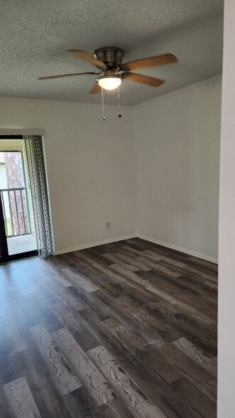 Building Photo - 420 Breakwater Dr