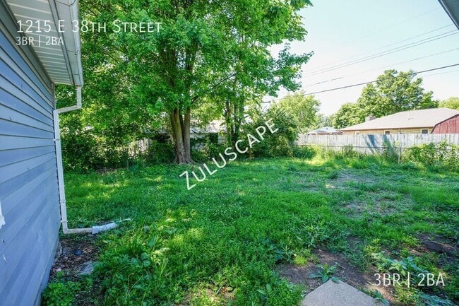 Building Photo - 1215 E 38th St
