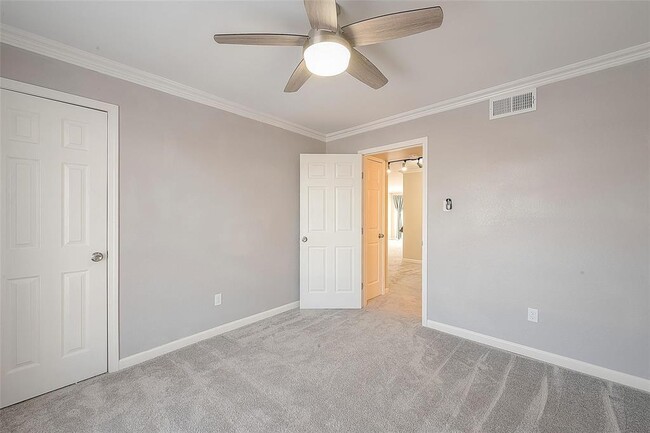 Building Photo - 12550 Whittington Dr