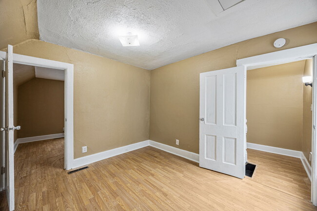 Building Photo - 744 Diamond Ave