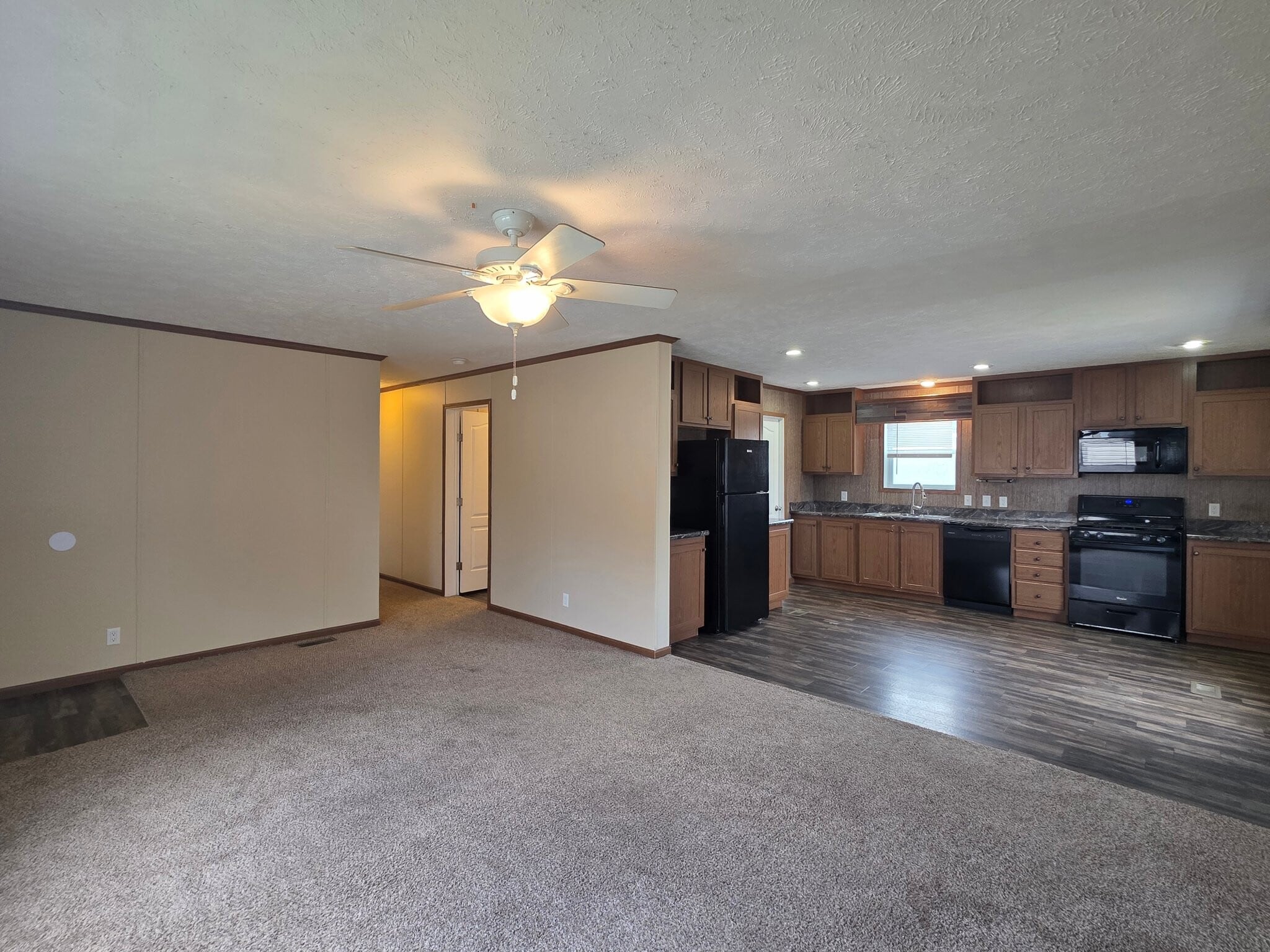 Building Photo - 429 Laurel Leah