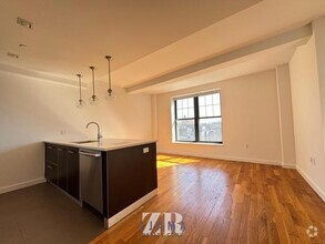 Building Photo - 1 bedroom in BROOKLYN NY 11226