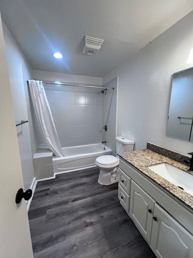 Building Photo - 731 Willow St