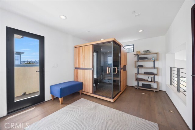 Building Photo - 332 Avenue E