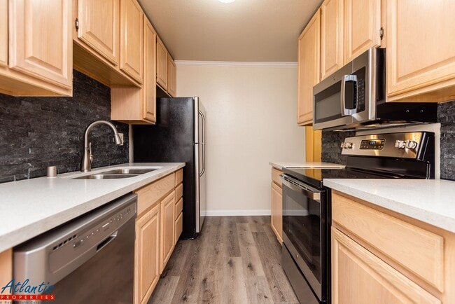 Building Photo - Mission Grove | Gated Complex | Remodeled | Central A/C