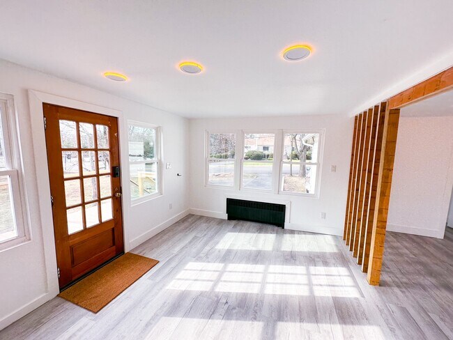 Building Photo - 23 Hewson Ave