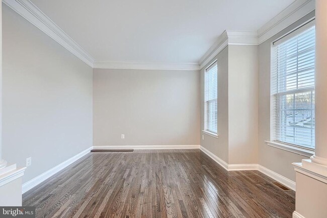 Building Photo - 601 Long Wall Dr