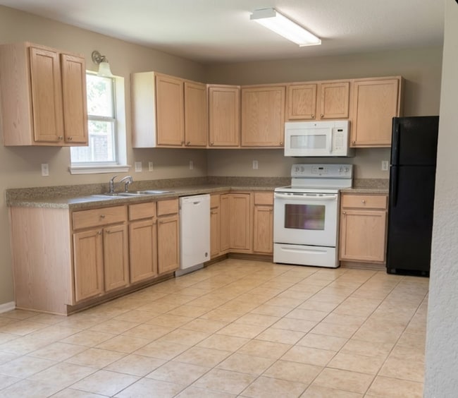 Building Photo - AVAILABLE NOW ; APPLY TODAY AT OUR WEBSITE!!!