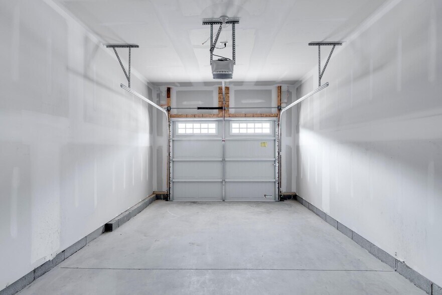 Building Photo - 2272 Perennial Cir