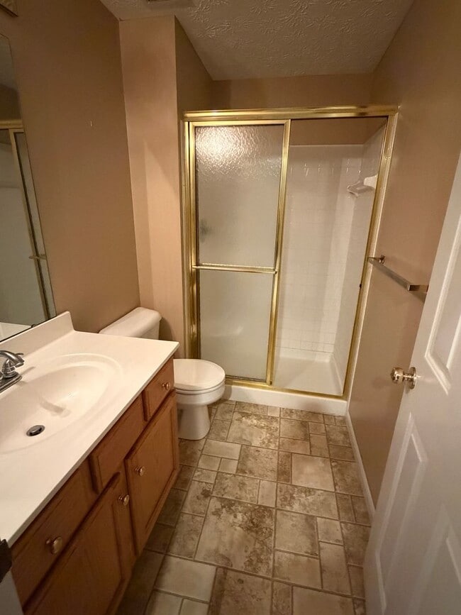 Building Photo - Beautiful, two-story, 4 bedroom home in Springboro!