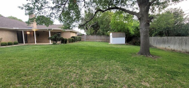 Building Photo - 5624 Woodway Dr