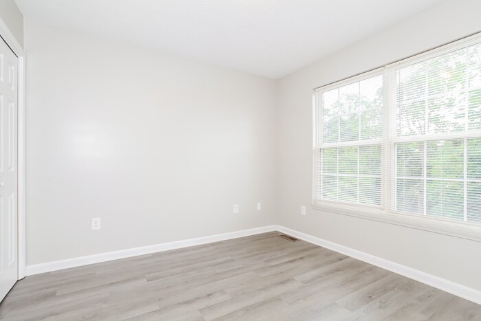 Building Photo - 2211 Scheper Ct