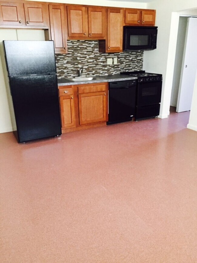 Building Photo - 558 Lowell Ave