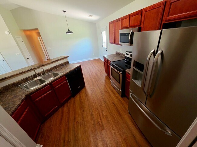 Building Photo - 3 BR, 2 BA home available in Hubert