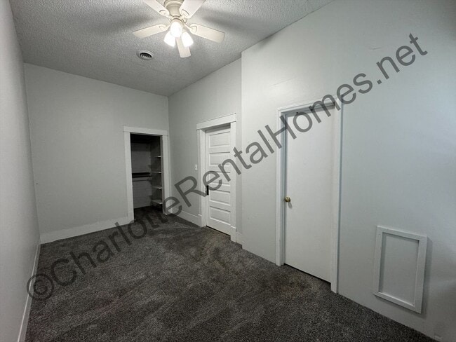 Building Photo - 113 E Pine St