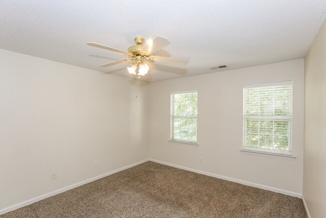 Building Photo - 15476 Stone Hollow Dr