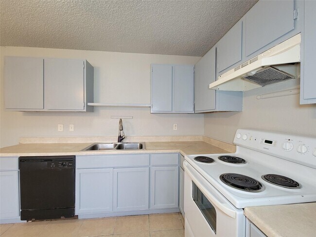 Building Photo - 17706 Glenhagen Ct