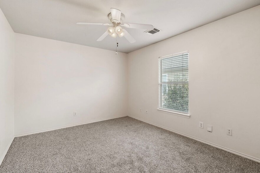 Building Photo - 1710 Redwing Cove Dr