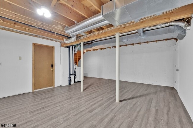 Building Photo - 48 Edgefield Dr