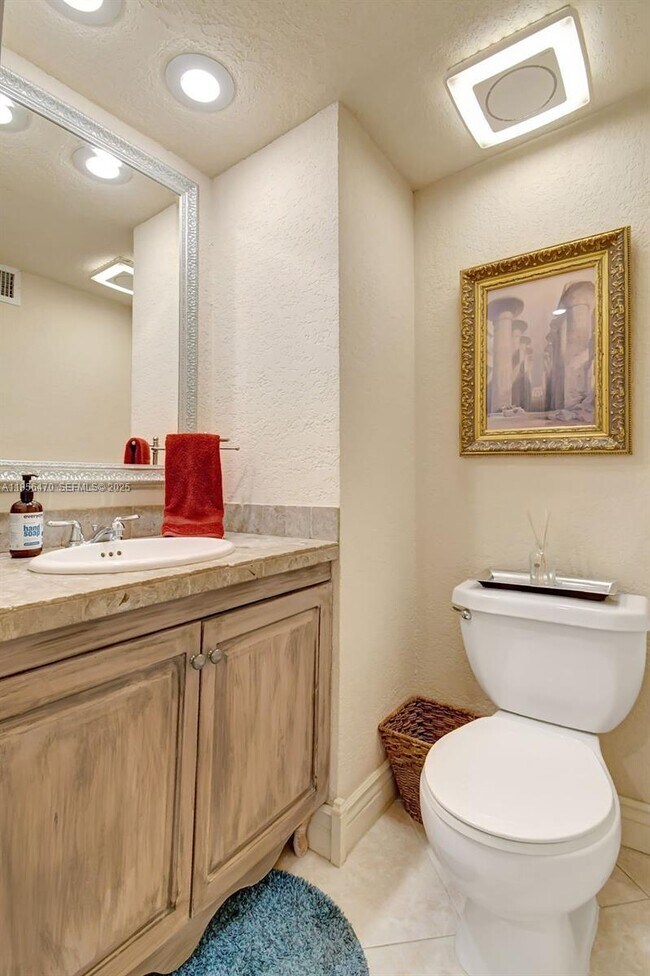 Building Photo - 336 N Birch Rd