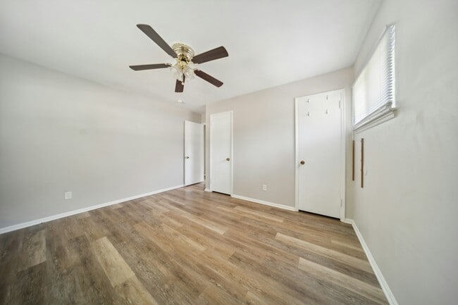 Building Photo - 9251 Newkirk Dr