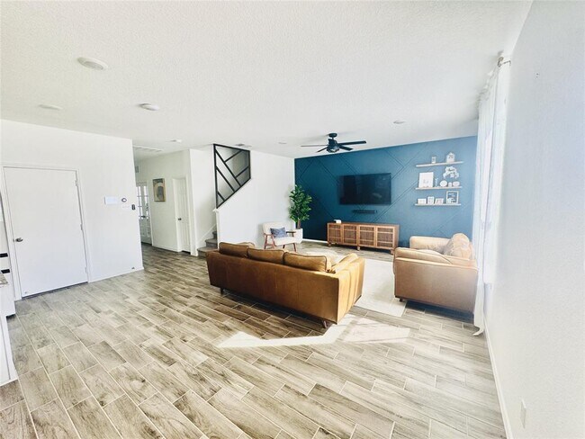 Building Photo - 1601 Holly Lk Dr