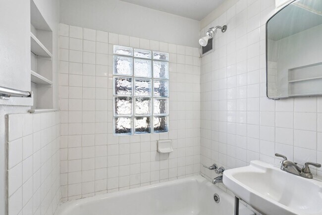 Building Photo - 2100 Sumner St